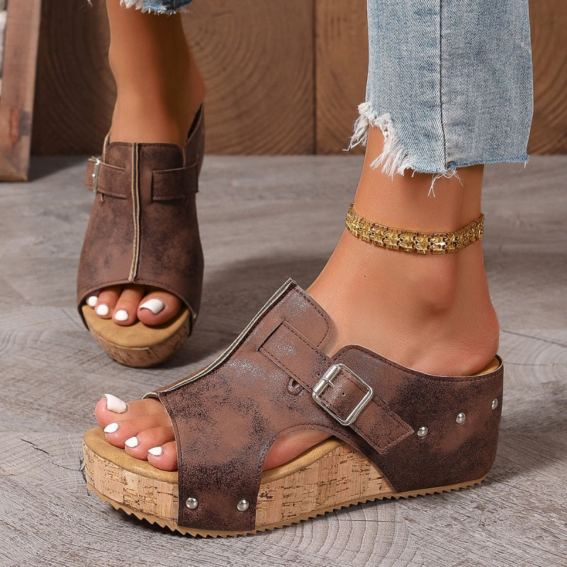 Calmira | Weiche Keilsandalen mit verstellbarer Schnalle