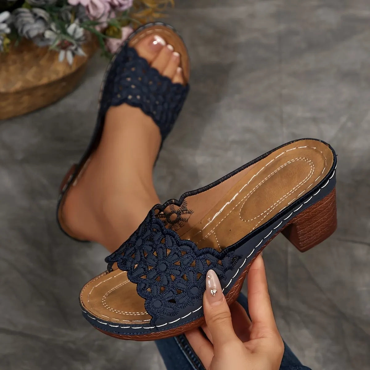 Florissa | Feminine Absatzsandalen mit Blütenspitze