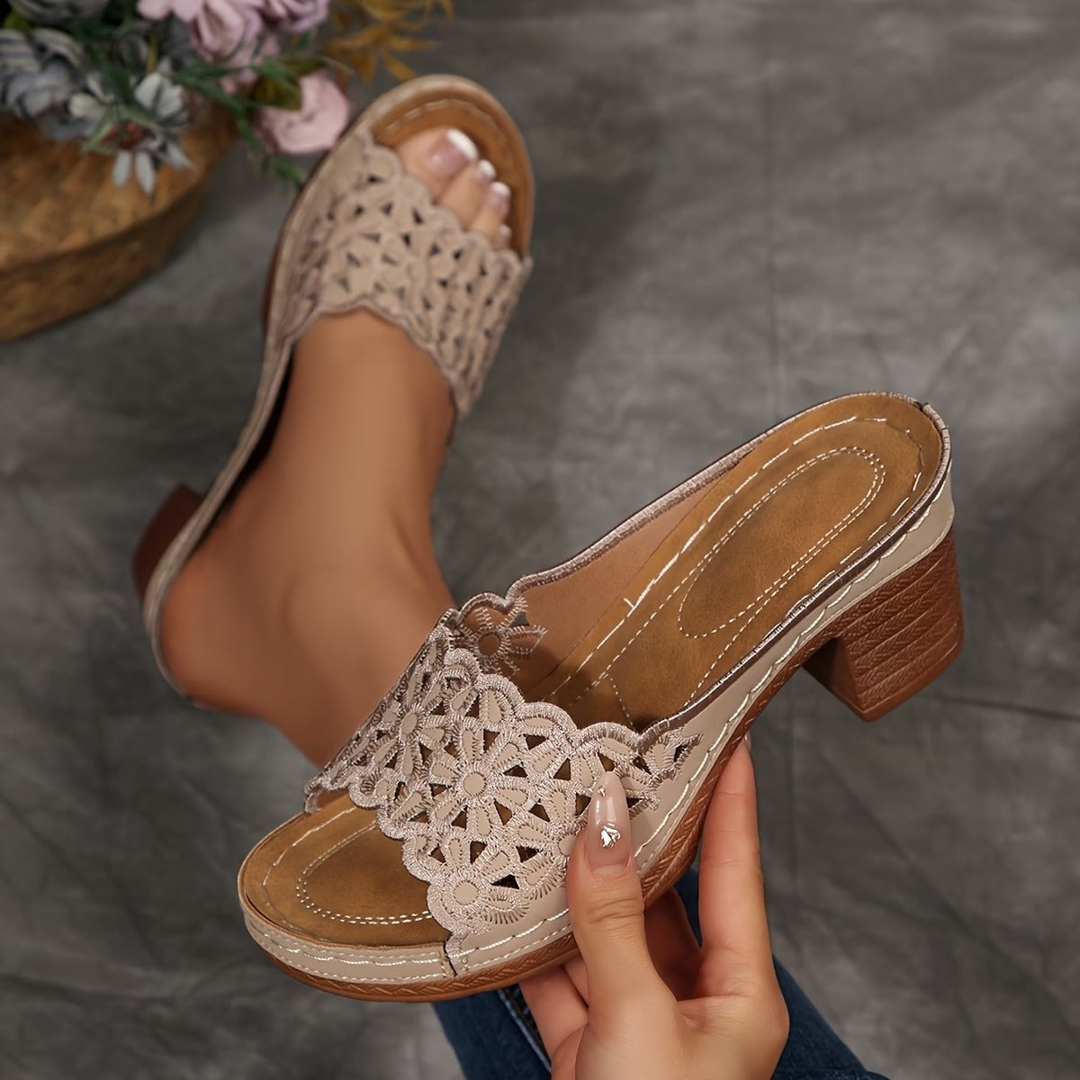Florissa | Feminine Absatzsandalen mit Blütenspitze