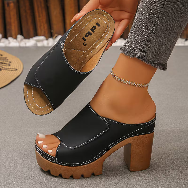 Enora | Orthopädische Sandalen mit Blockabsatz und offener Zehenpartie