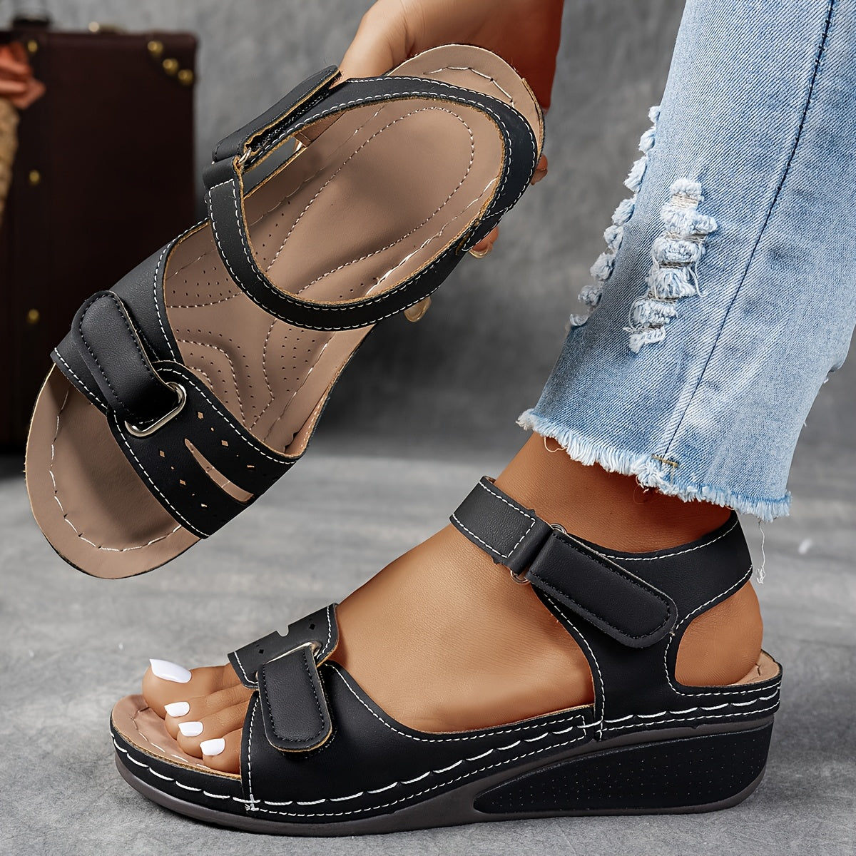 Venusa | Modische Keilsandalen aus Leder mit Halt
