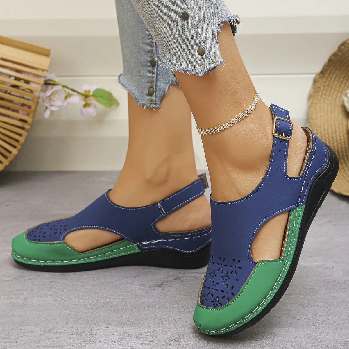 Ayiella | Weiche Keilsandalen mit verstellbarem Riemen