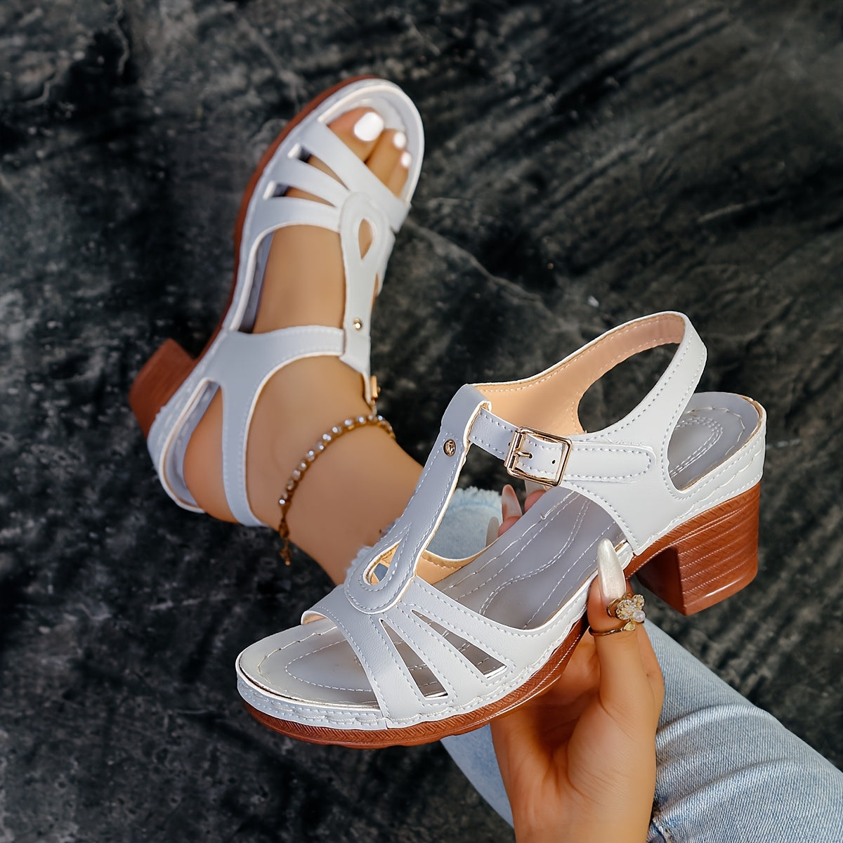 Tifany | Retro-Sandalen mit Blockabsatz und verstellbarem Riemen
