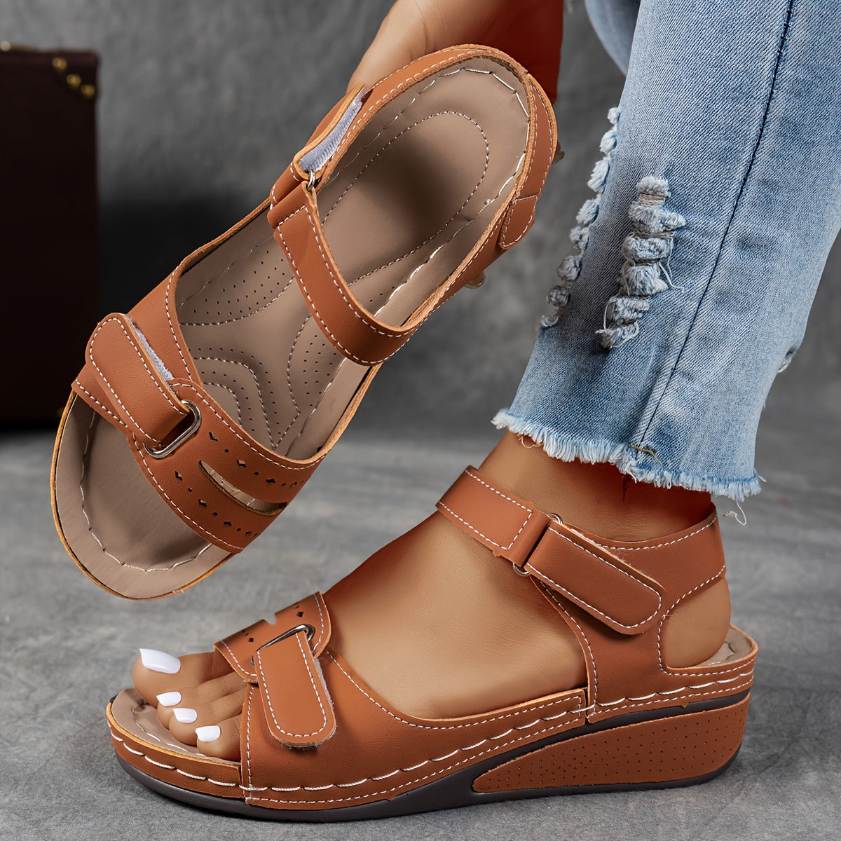 Venusa | Modische Keilsandalen aus Leder mit Halt