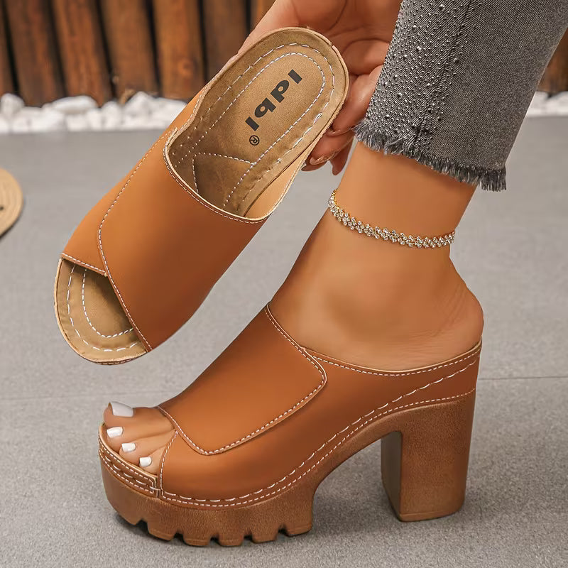 Enora | Orthopädische Sandalen mit Blockabsatz und offener Zehenpartie