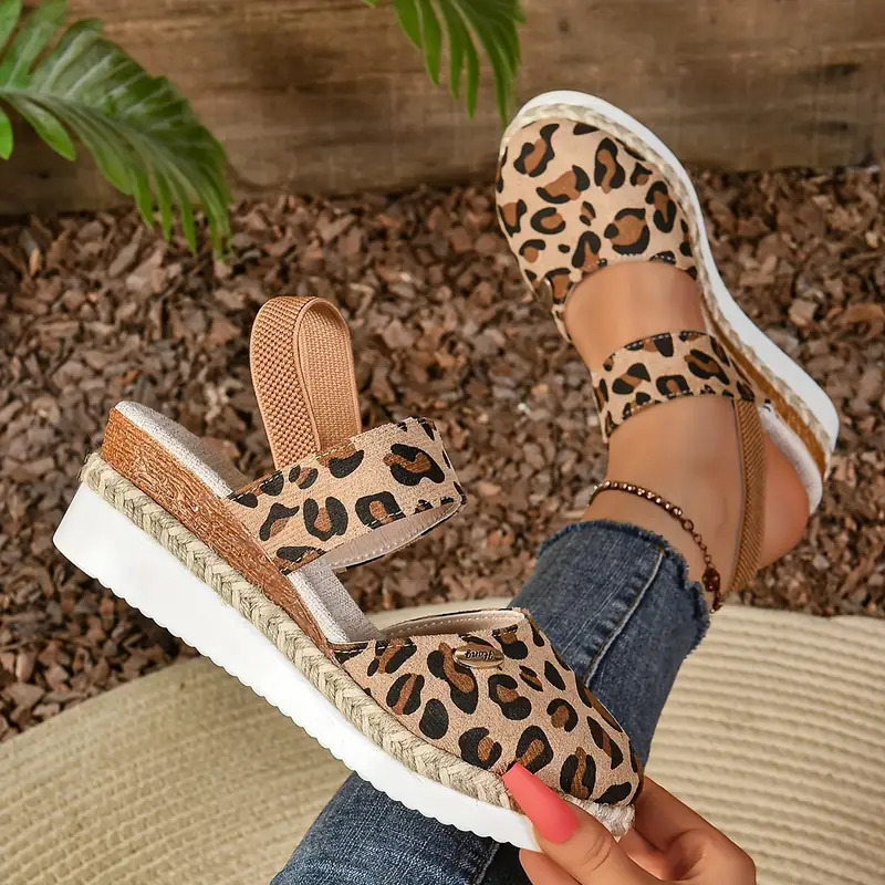 Freyja | stilvolle orthopädische Sandalen mit entspannendem Plateau und Belüftung