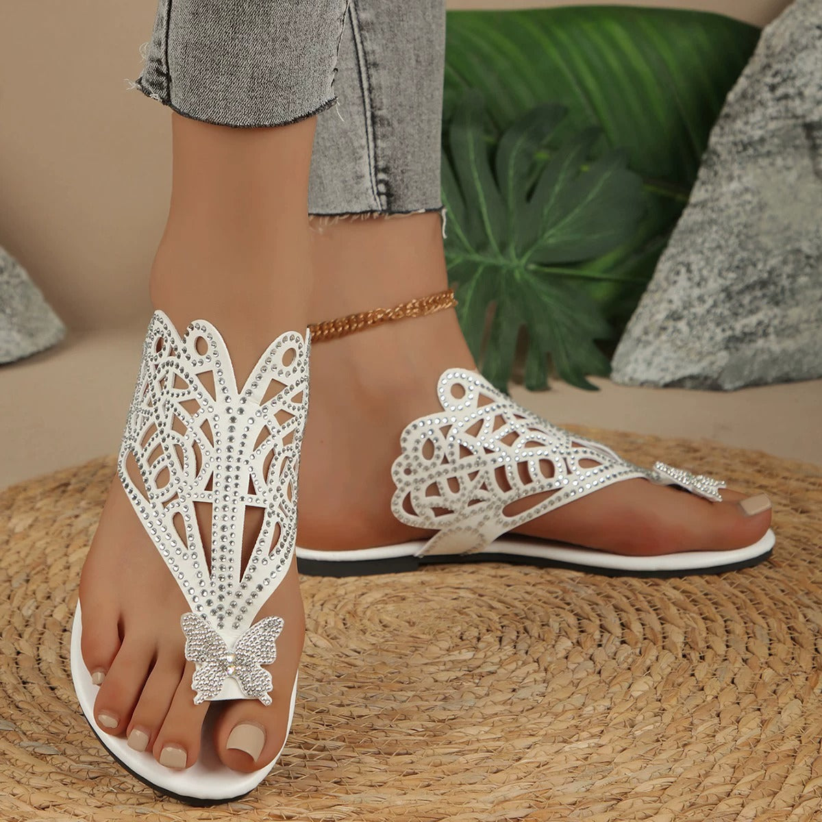 Naice | Verzierte Leder-Sandalen mit Schmetterling
