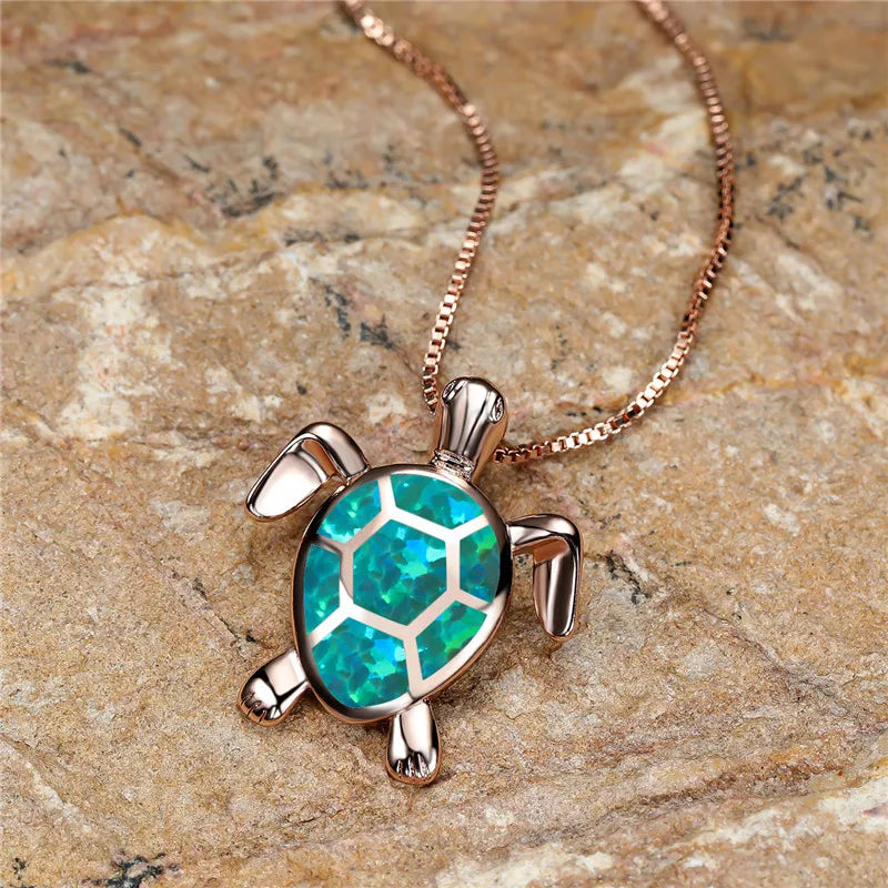 Jade | Schildkrötenanhänger in Grünfeueropal-Optik, Vintage-Halskette