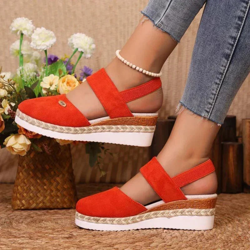 Freyja | stilvolle orthopädische Sandalen mit entspannendem Plateau und Belüftung