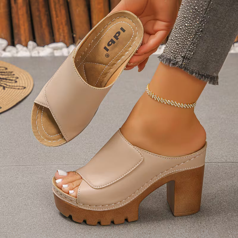 Enora | Orthopädische Sandalen mit Blockabsatz und offener Zehenpartie