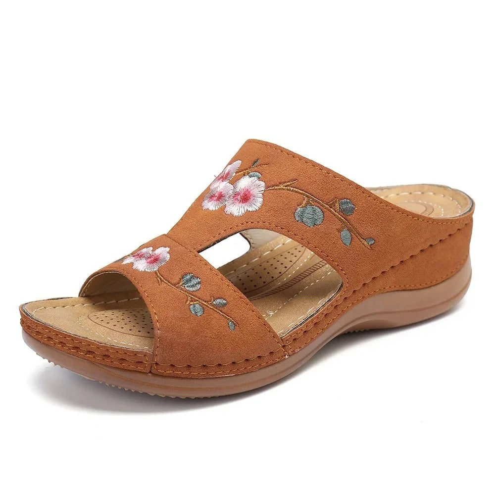 Rosmée | Bequeme Damen-Sandalen mit Blumenstickerei