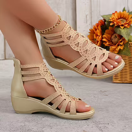 Shemara | Bequeme Keilsandalen mit glitzernden Riemen