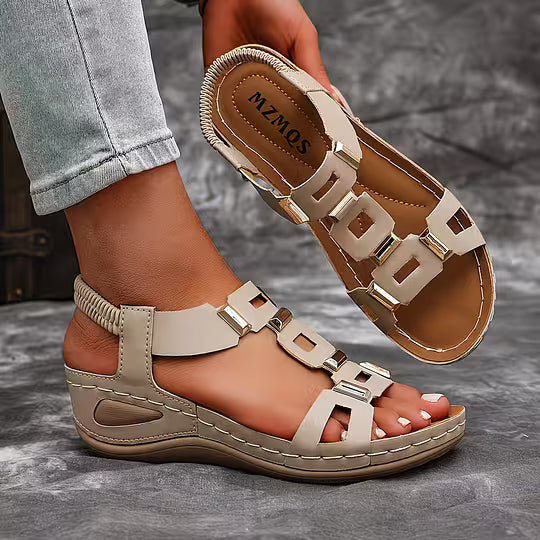 Wenerva | Plateau-Sandalen mit Eleganter Zierspange
