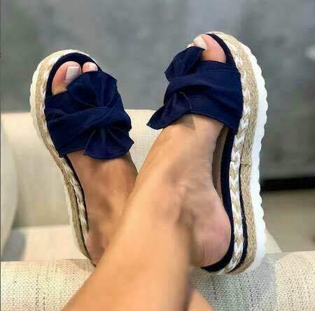 Qosella | Sandalen mit geflochtener Sohle und großer Schleife