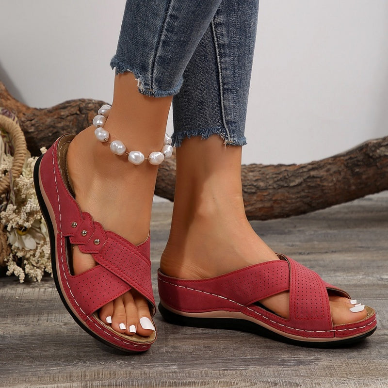 Vannie | Bequeme Keilsandalen mit Kreuzriemen